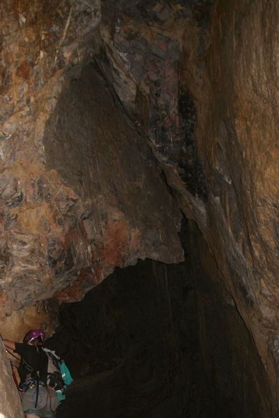 On pénetre dans les entrailles de la montagne